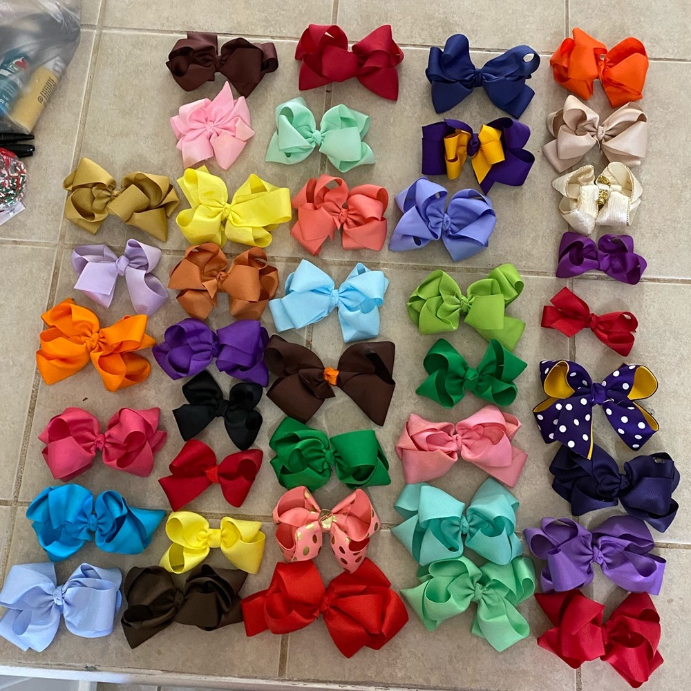 Lots of Bows (44 in total)